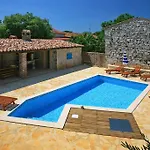 Simone Villa *